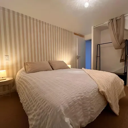 Сasa de vacaciones Belle Longère Rénovée Avec Piscine à 5 Minutes Du Futuroscope Chasseneuil-du-Poitou