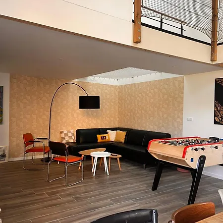 Сasa de vacaciones Belle Longère Rénovée Avec Piscine à 5 Minutes Du Futuroscope