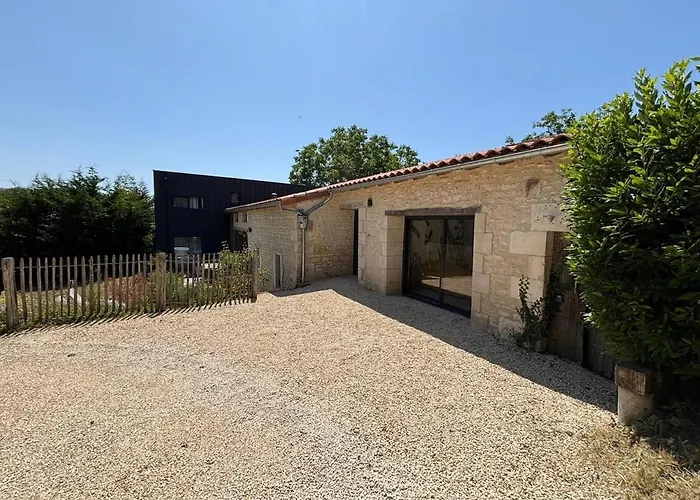 Belle Longère Rénovée Avec Piscine à 5 Minutes Du Futuroscope Сasa de vacaciones Chasseneuil-du-Poitou