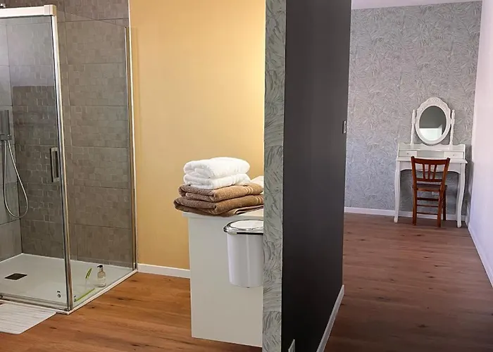 Сasa de vacaciones Belle Longère Rénovée Avec Piscine à 5 Minutes Du Futuroscope Chasseneuil-du-Poitou