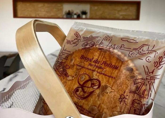 Belle Longère Rénovée Avec Piscine à 5 Minutes Du Futuroscope Chasseneuil-du-Poitou